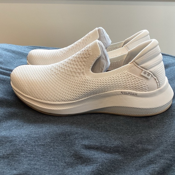 Ryka Fling Slip on9.5 Wide  Sneaker Shoe White - Picture 2 of 14
